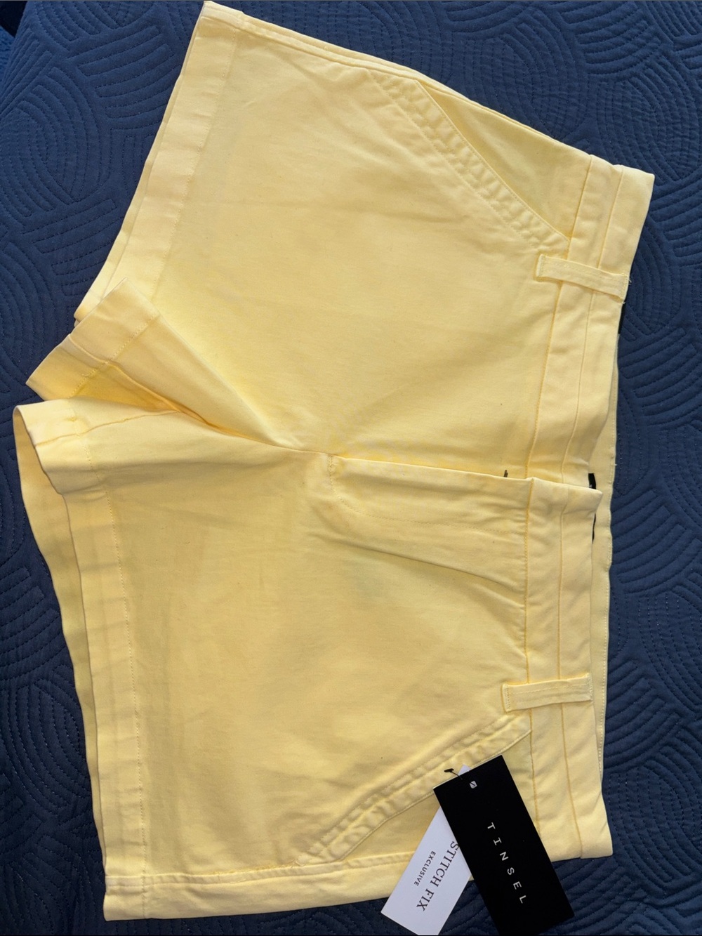 Tinsel Pale Yellow High-Rise Casual Shorts Size 30 waist